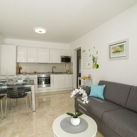 Amazing Luxury 4Star Apartment Laura Supetar Exterior foto