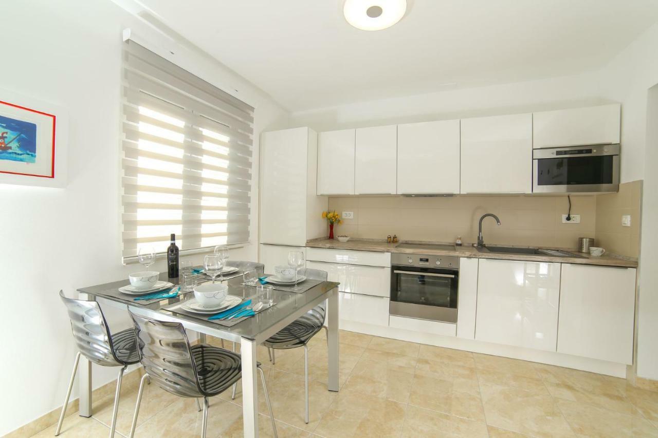 Amazing Luxury 4Star Apartment Laura Supetar Exterior foto