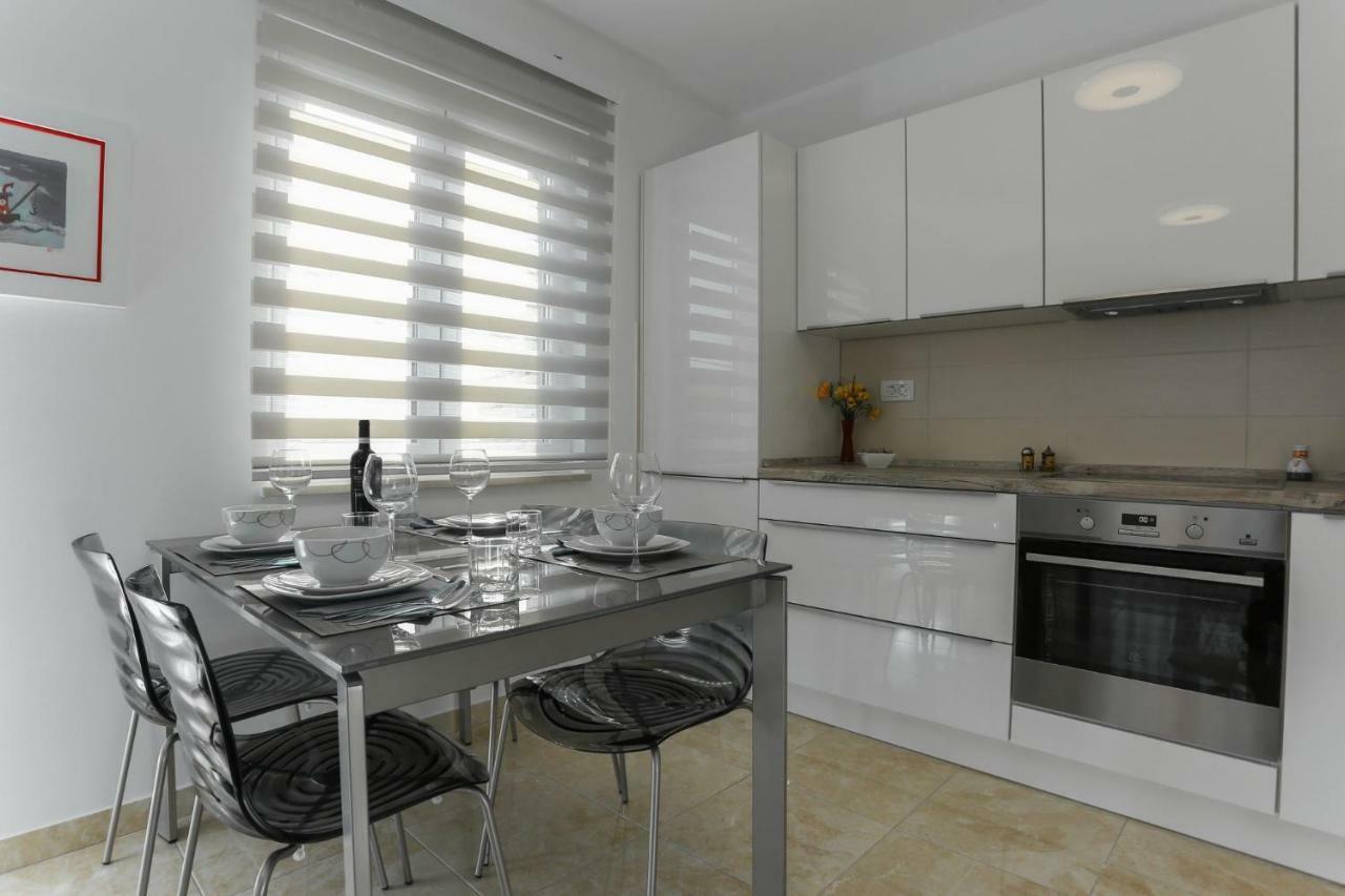 Amazing Luxury 4Star Apartment Laura Supetar Exterior foto